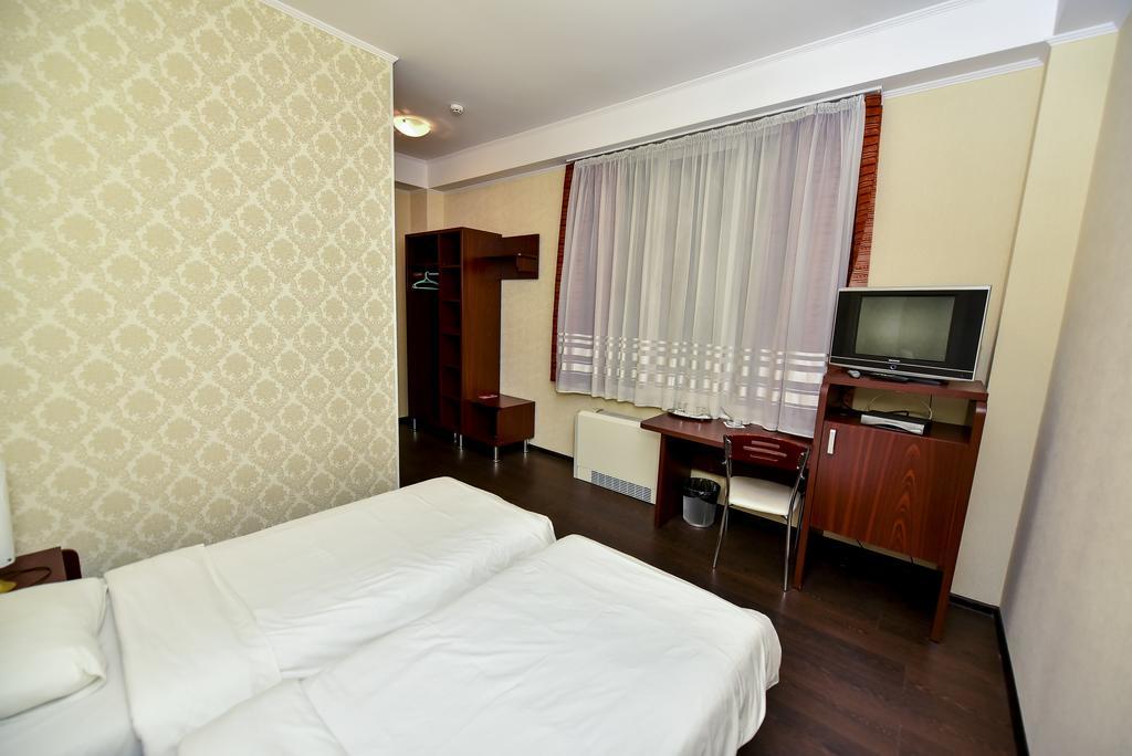 Mesogios Hotel Chisinau Ngoại thất bức ảnh