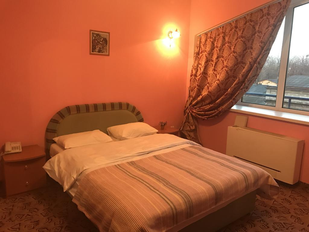 Mesogios Hotel Chisinau Ngoại thất bức ảnh
