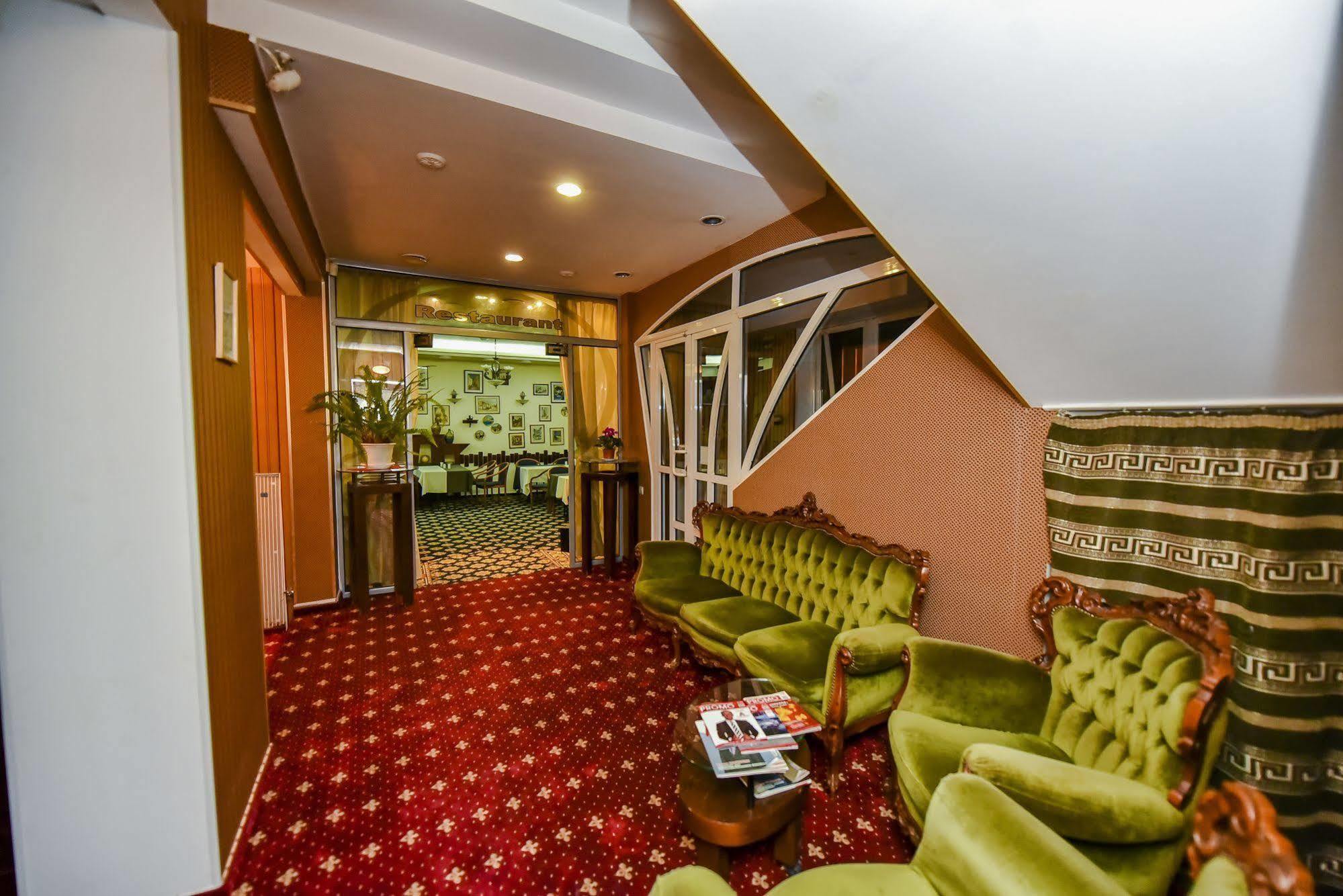 Mesogios Hotel Chisinau Ngoại thất bức ảnh
